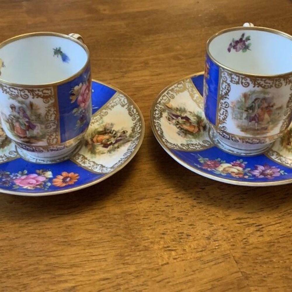 DRESDEN SCHUMANN BAVERIA COURTING COUPLE BLUE PANEL DEMITASSE & SAUCER SET OF 2